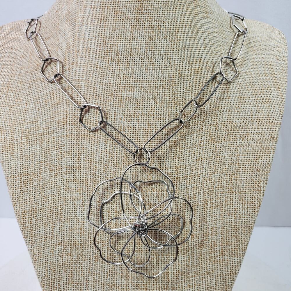Vintage NENA Wire Necklace Flower Pendant Lead/Nickel Safe 21 Inch